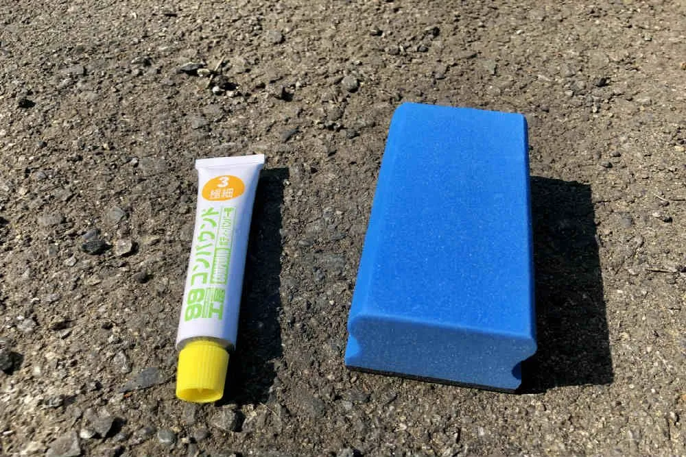 車の傷をコンパウンドで磨く