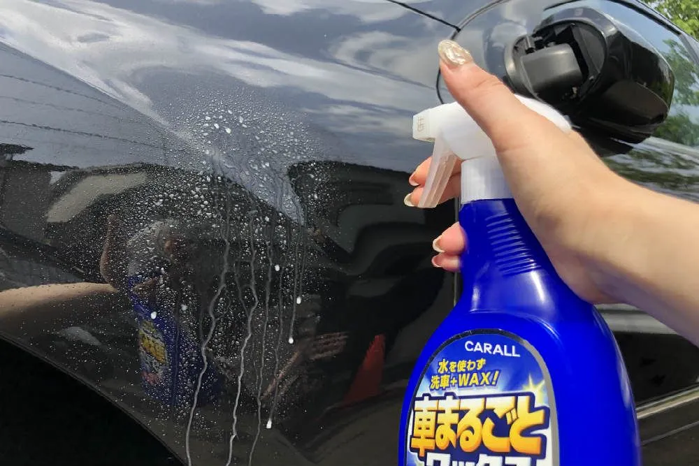 ワックスで艶出しをする