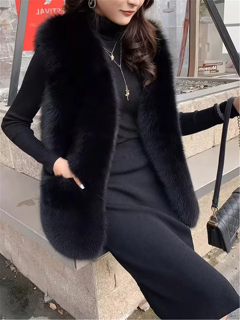 ポケット付きふわふわフェイクファーベスト