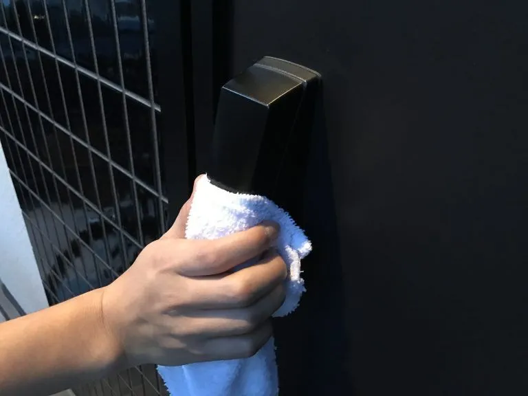 玄関掃除