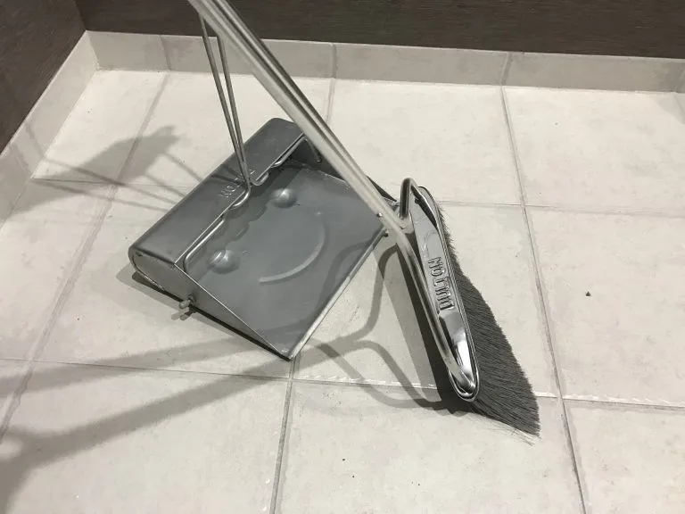 玄関掃除