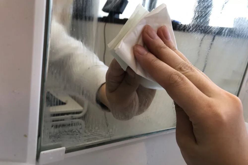 水分を拭き取る