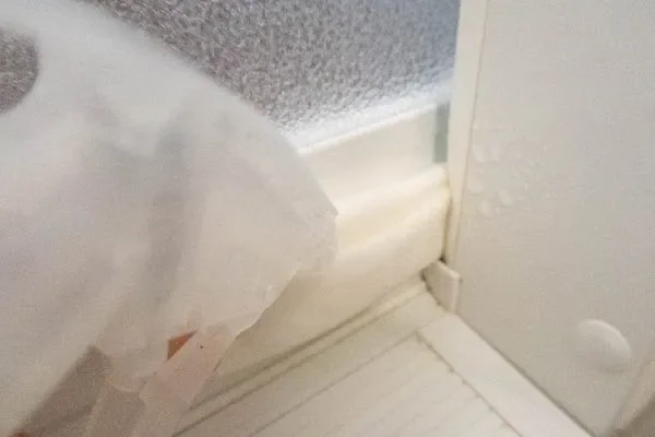 キッチンペーパーにクエン酸水を含ませてしばらく放置（5分程度）