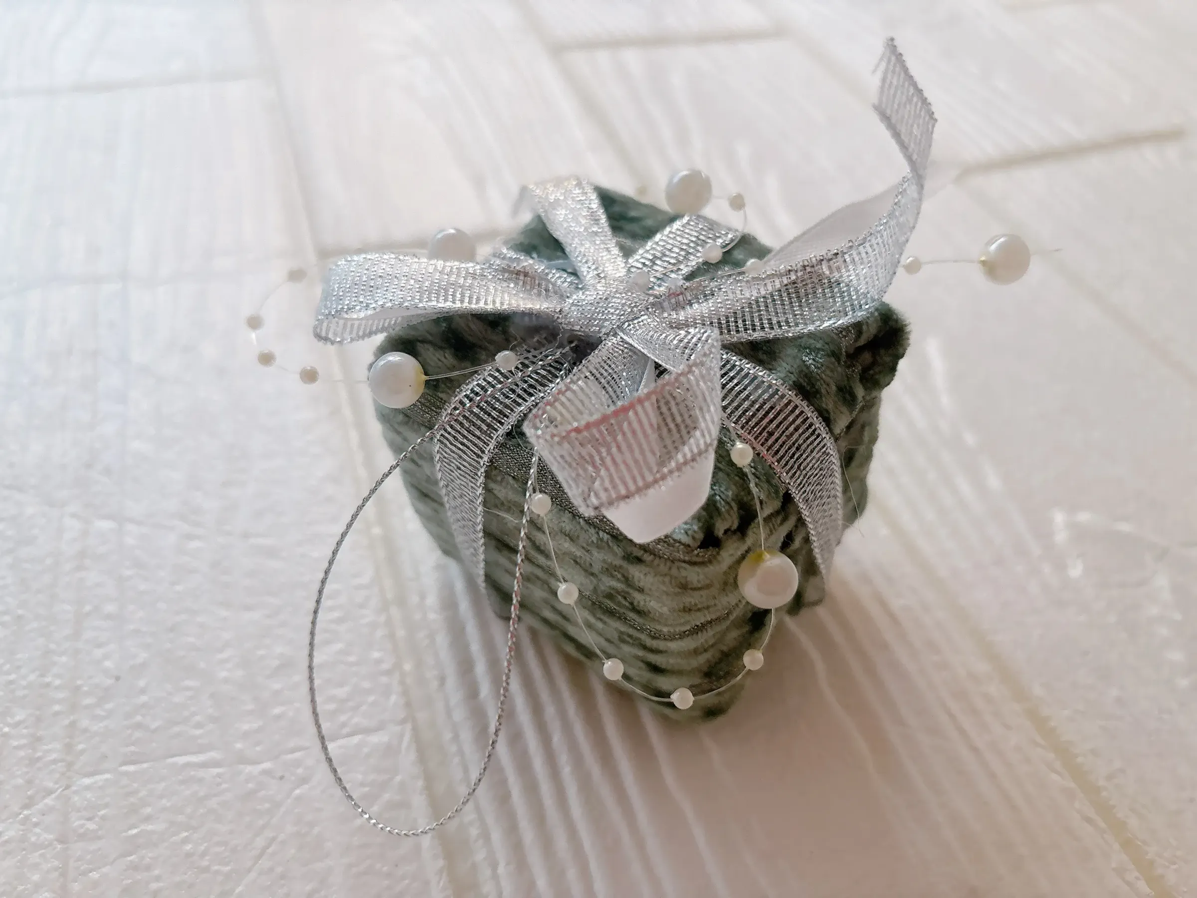 ギフト型のファブリックオーナメント