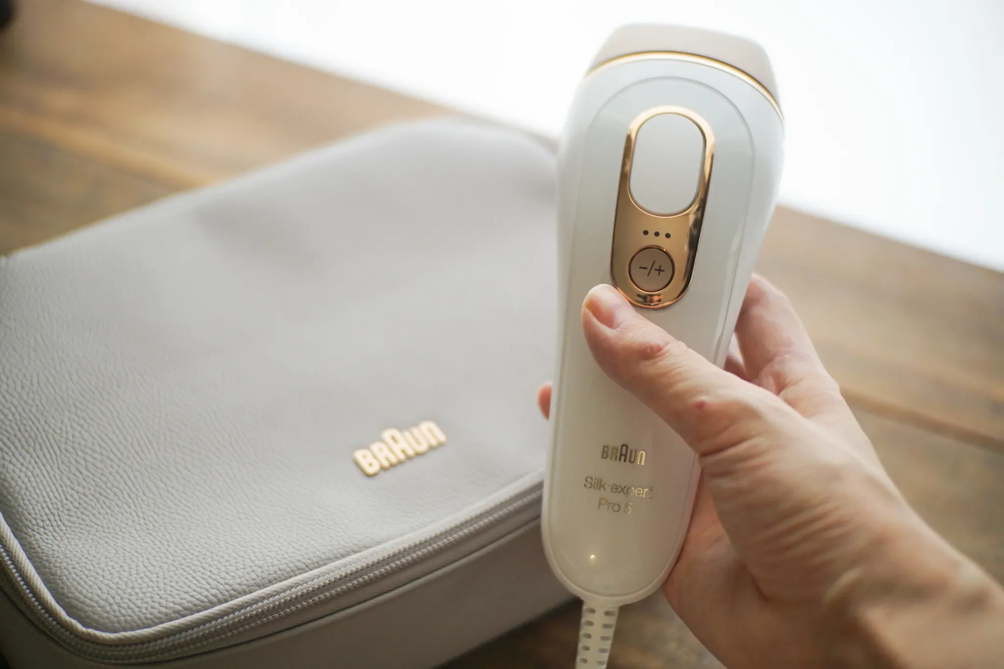 ブラウンの脱毛器