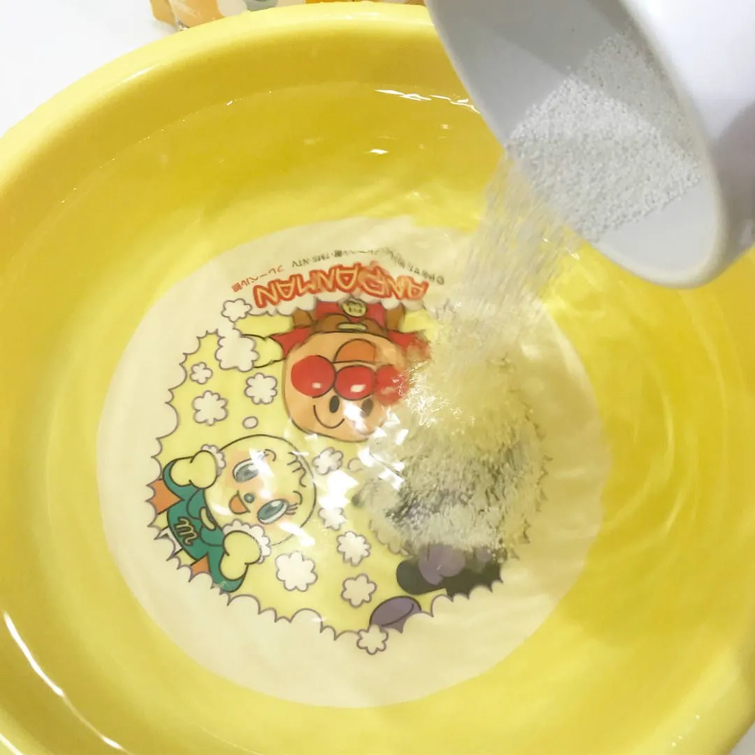 クエン酸をお湯に溶かす