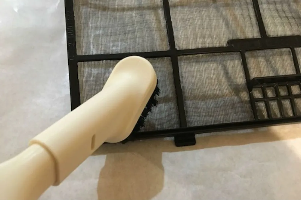 エアコンのフィルターを掃除する