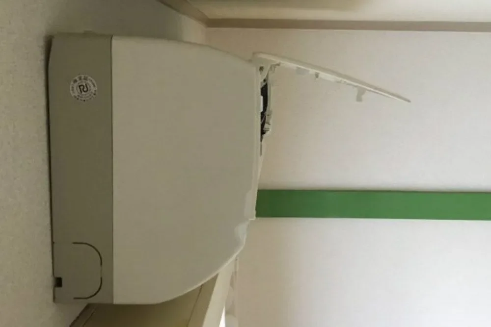 エアコンのフィルターを掃除する