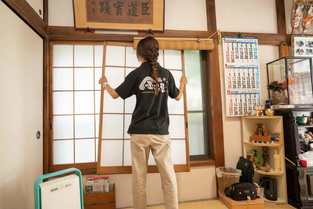 障子の貼り方