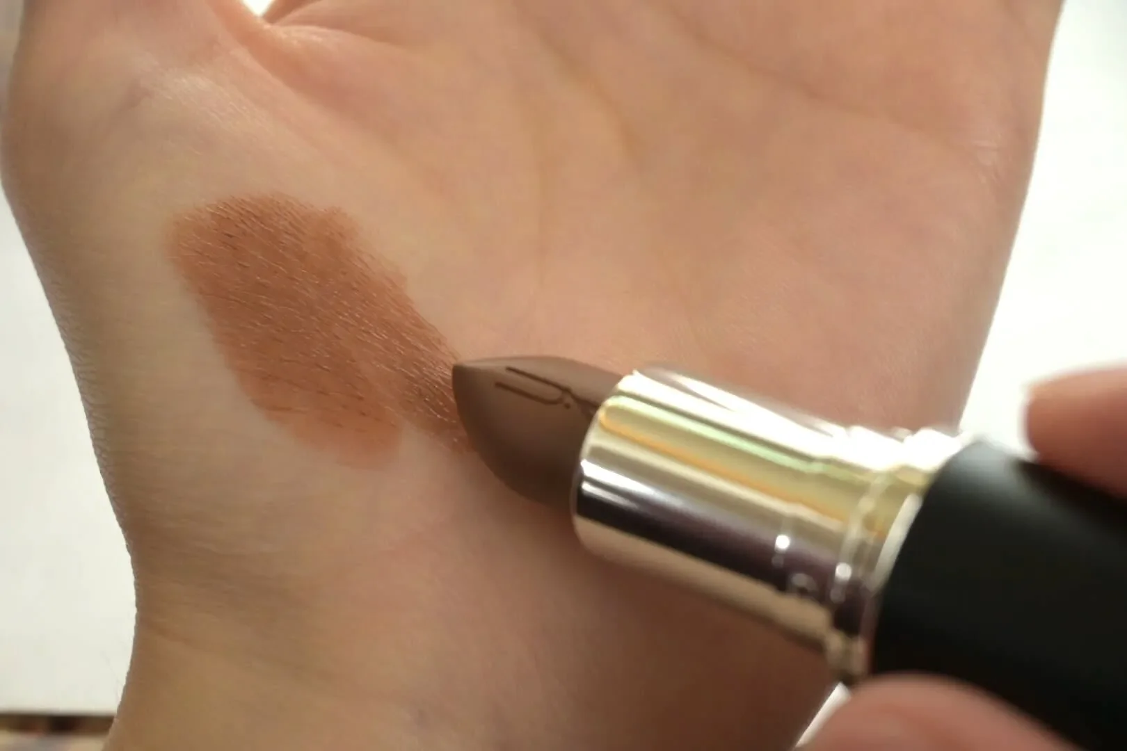 MAC マキシマル スリーク サテン リップスティックの使用感
