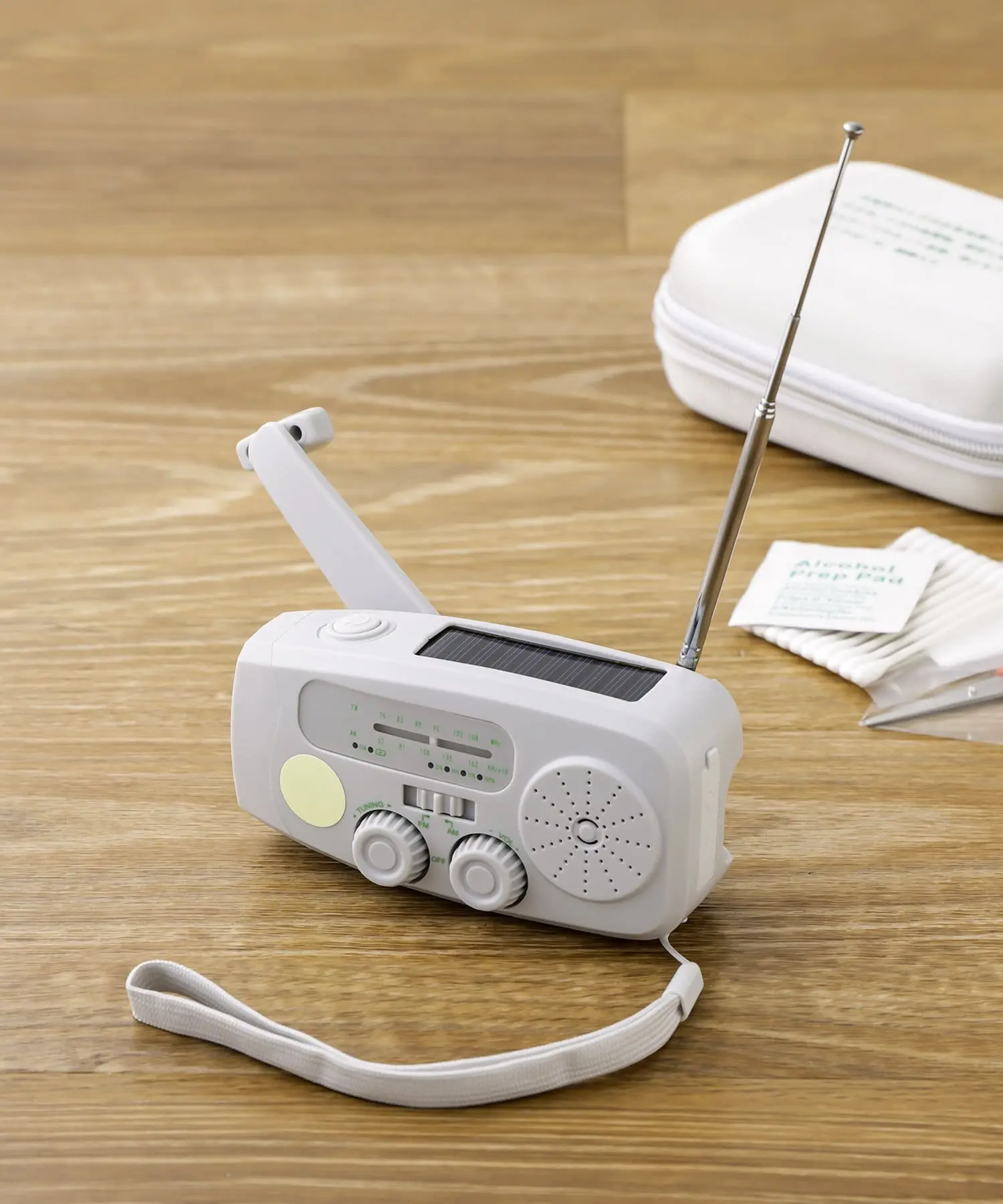 手回し式スマホ充電ラジオライトSOBANI