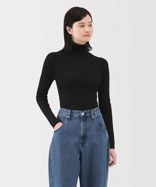 無印良品洗えるウールハイゲージリブタートルネックセーター