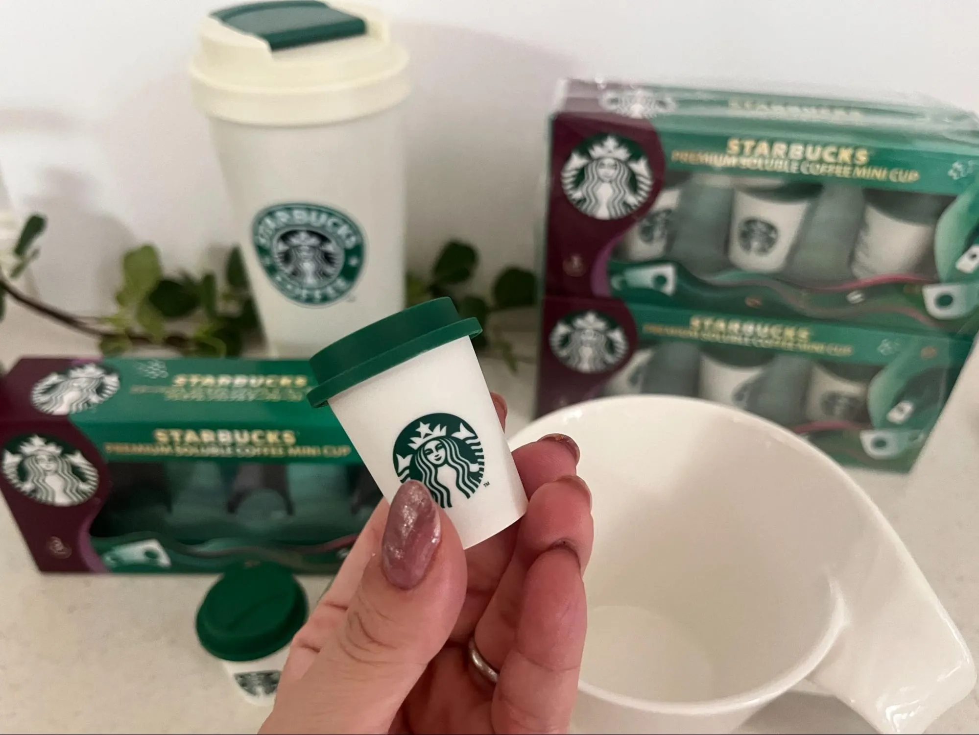 スターバックス® プレミアム ソリュブル コーヒー ミニカップのパッケージの画像