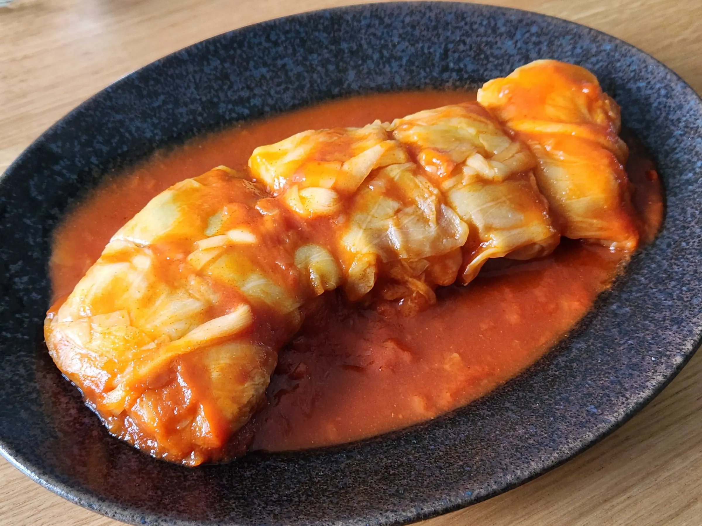 ロールキャベツのトマト煮盛り付け