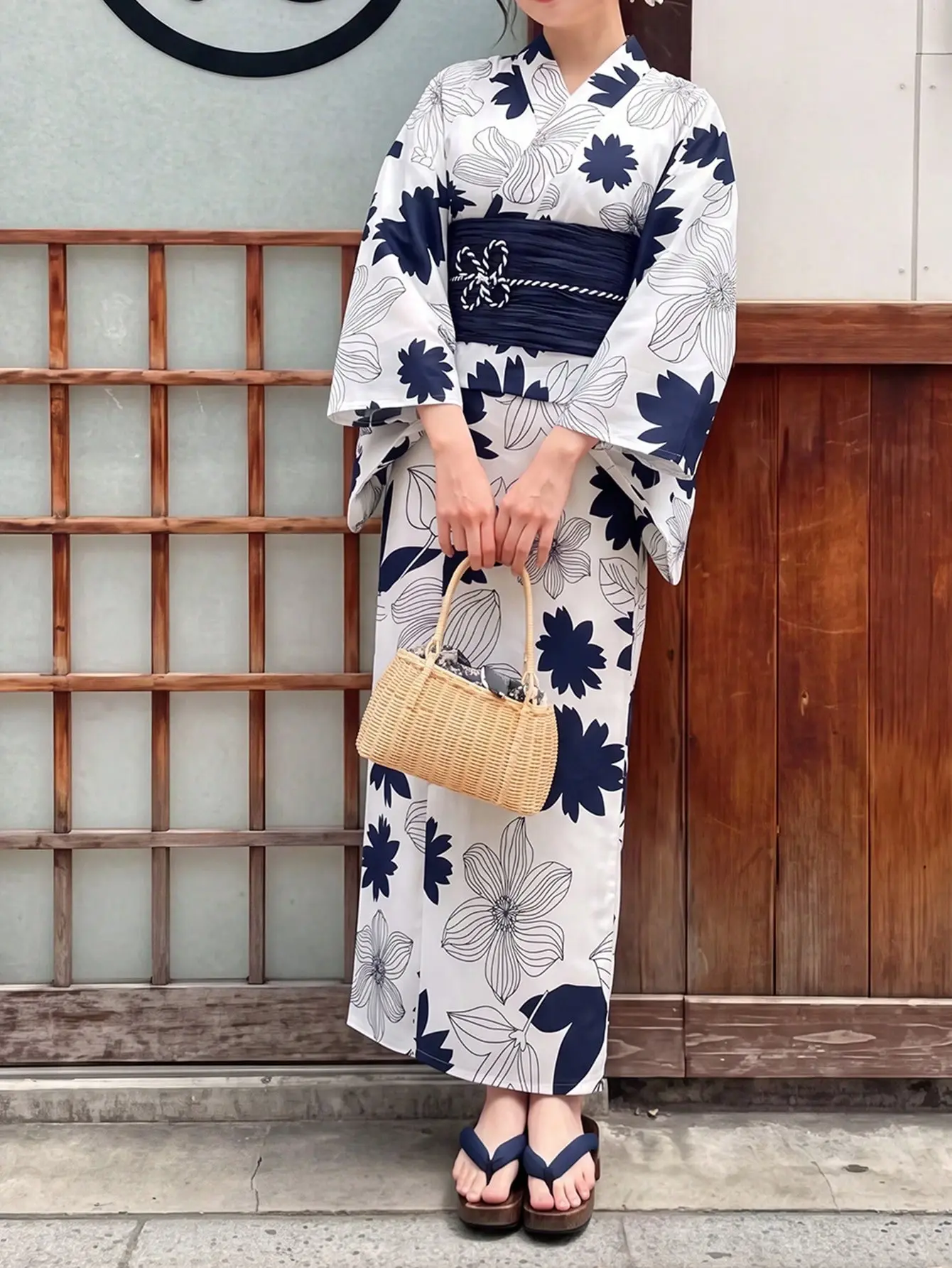 白地紺花柄浴衣