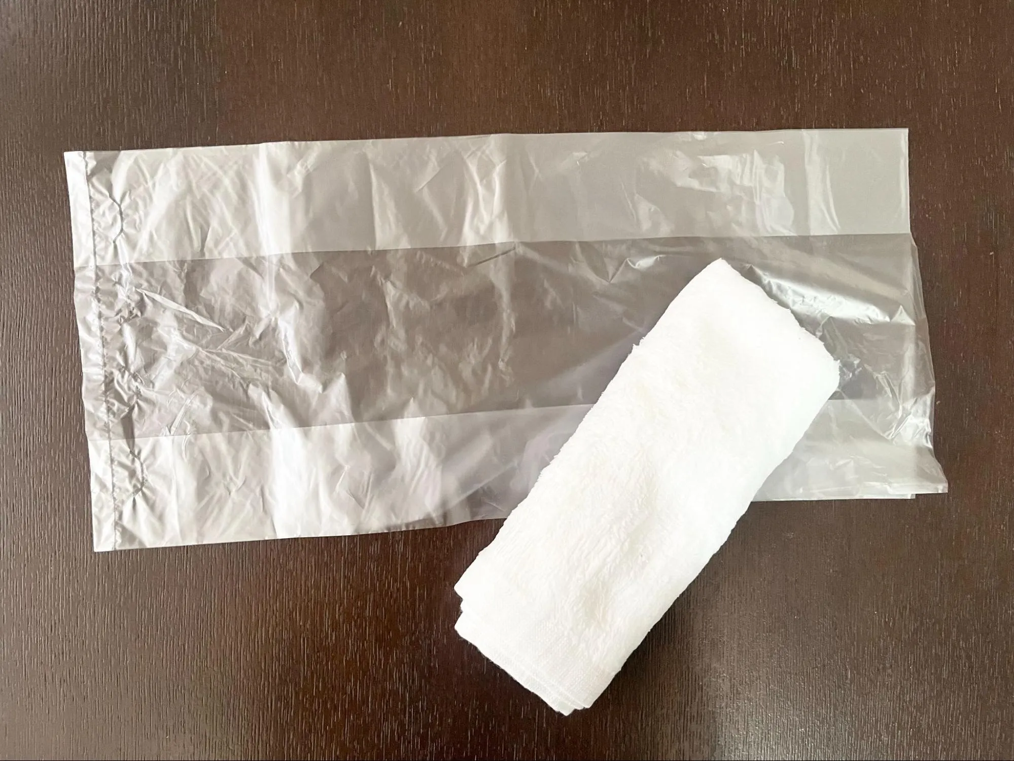 蒸しタオルで目元を温める！レンジで簡単