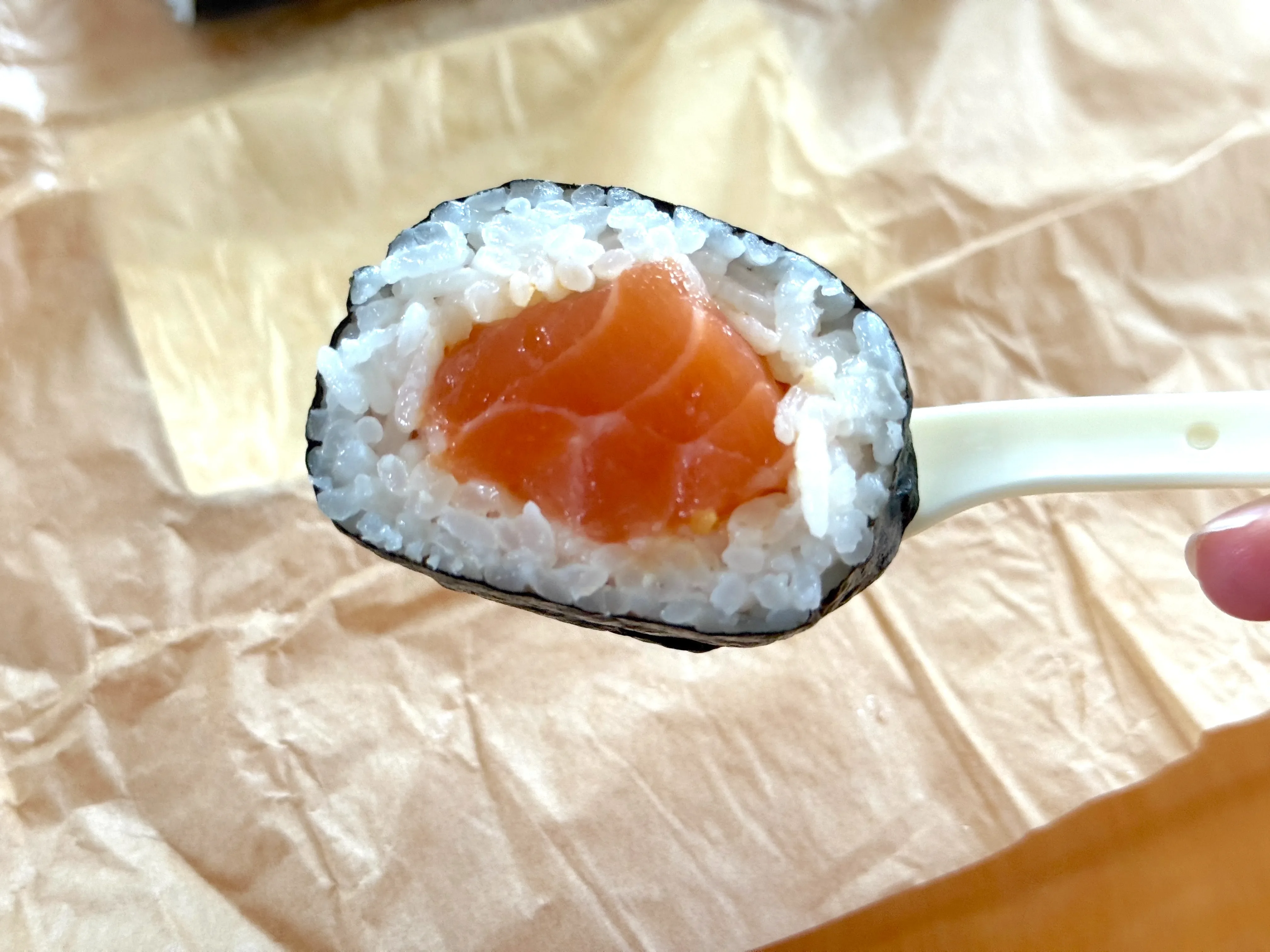 サーモンポキロール