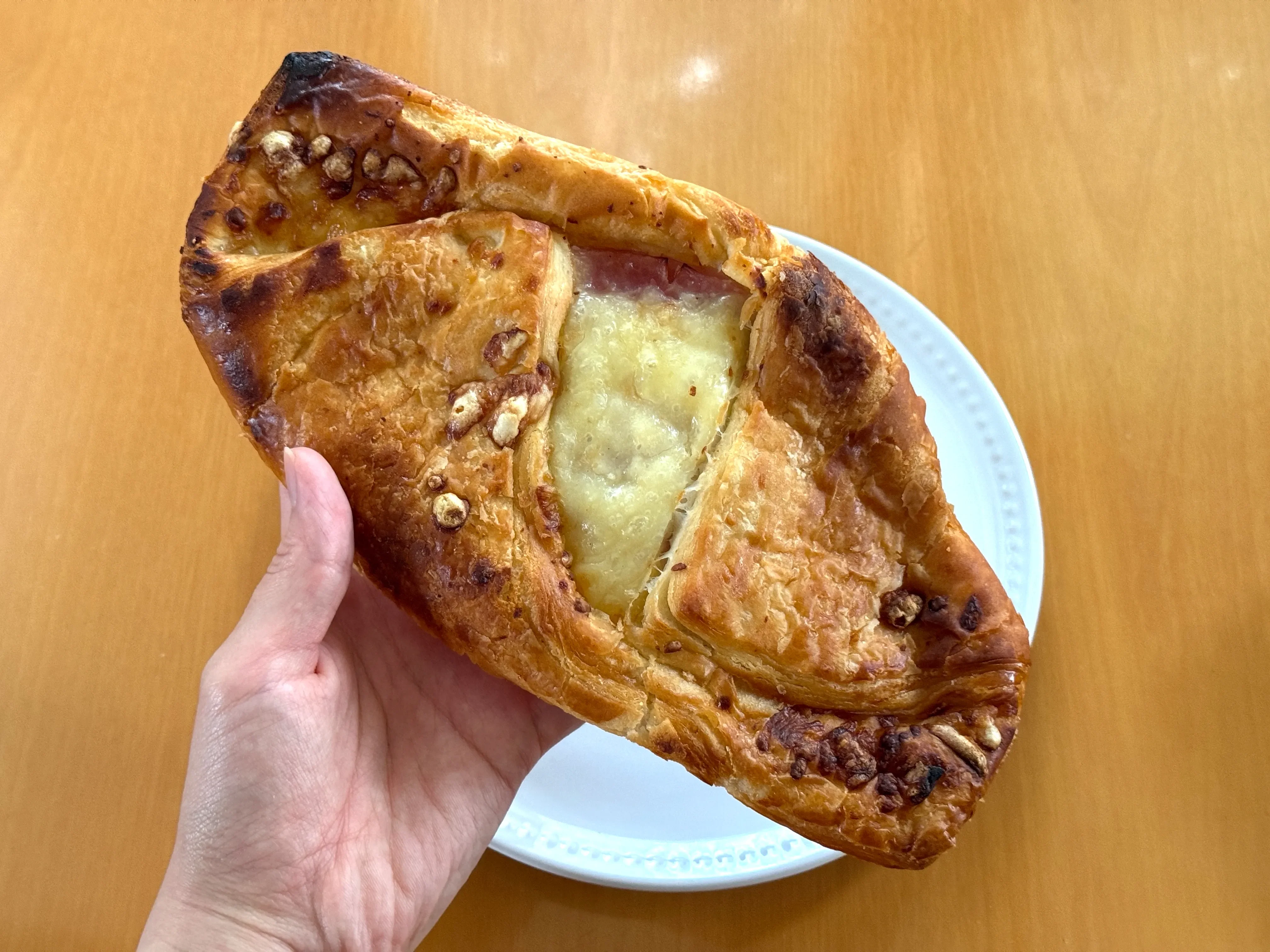 コストコクロワッサンハムアンドチーズ