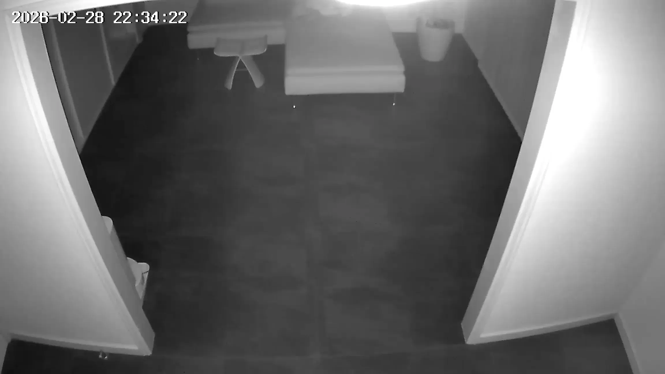 見守りカメラ夜間