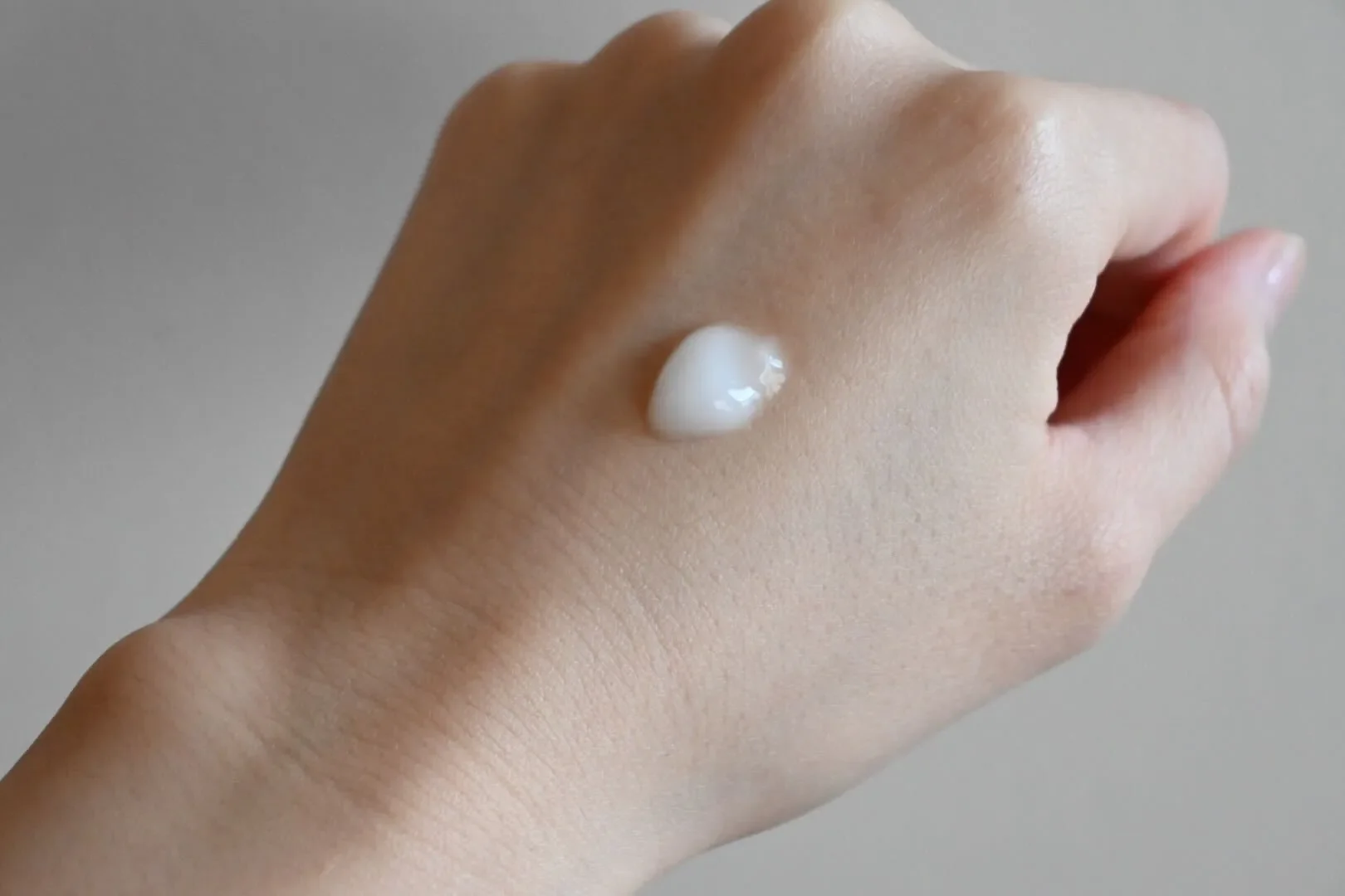 アトリックスハンドクリームのテクスチャー