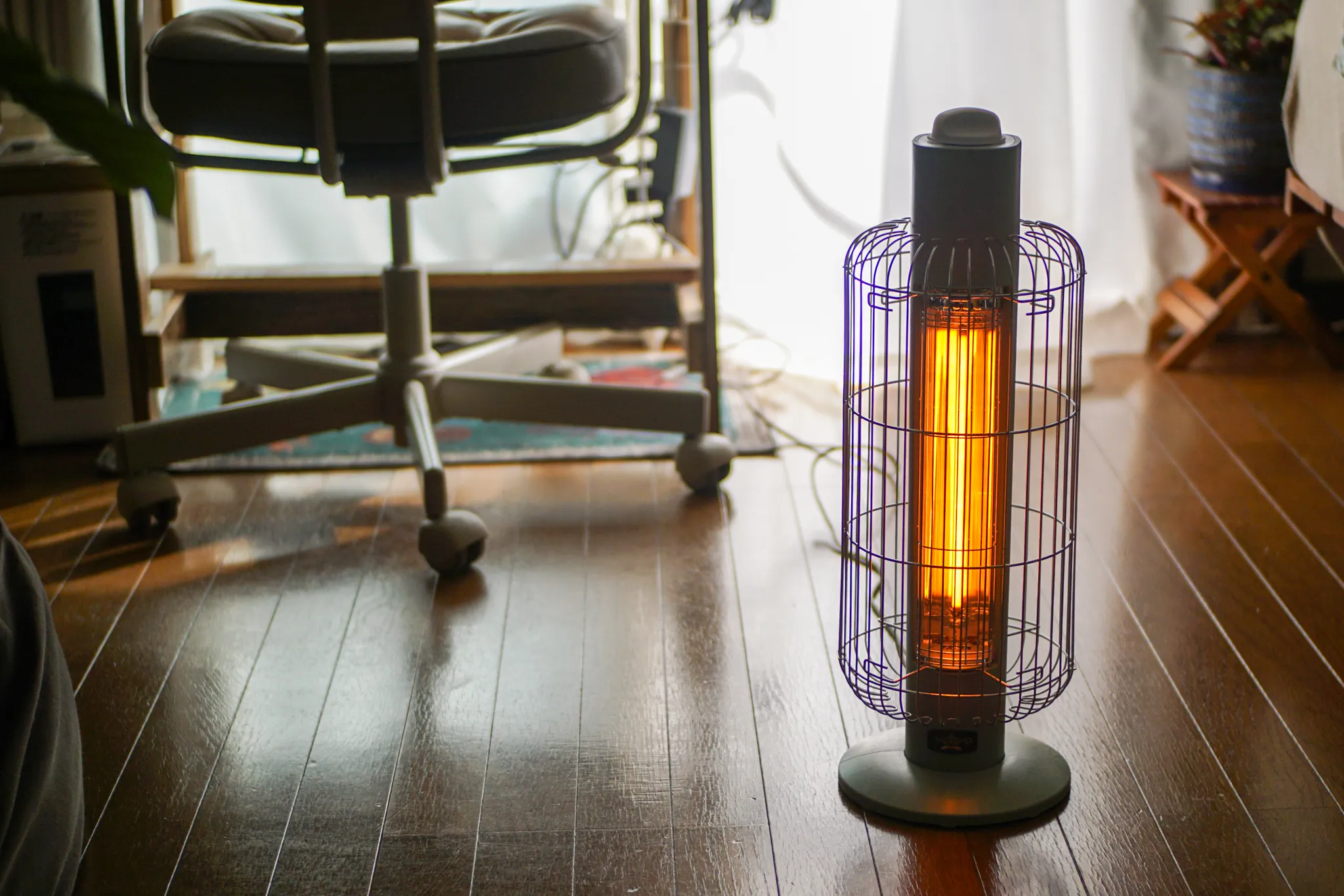 アラジンの遠赤グラファイトヒーター（トリカゴ）