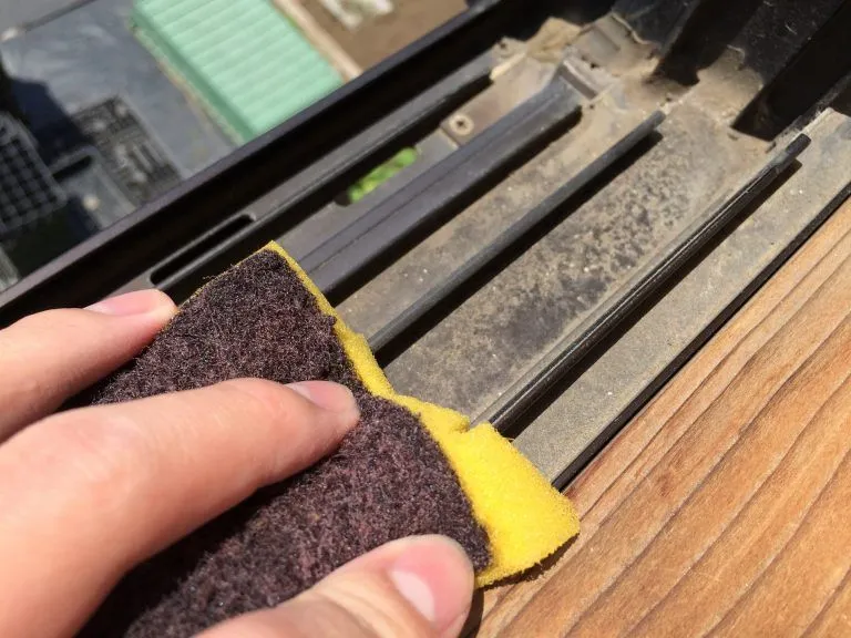 サッシの掃除