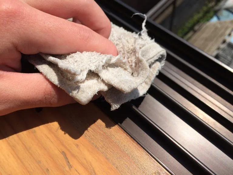 サッシの掃除