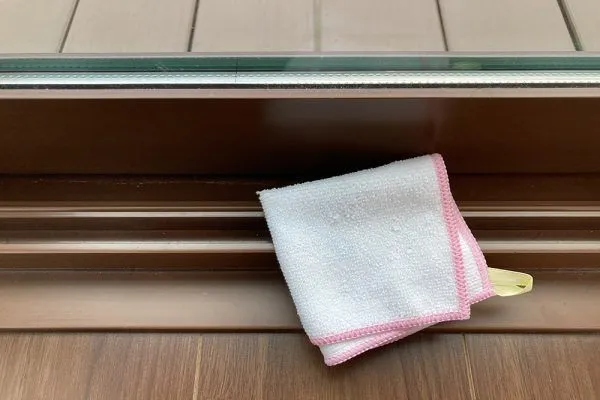 サッシの掃除