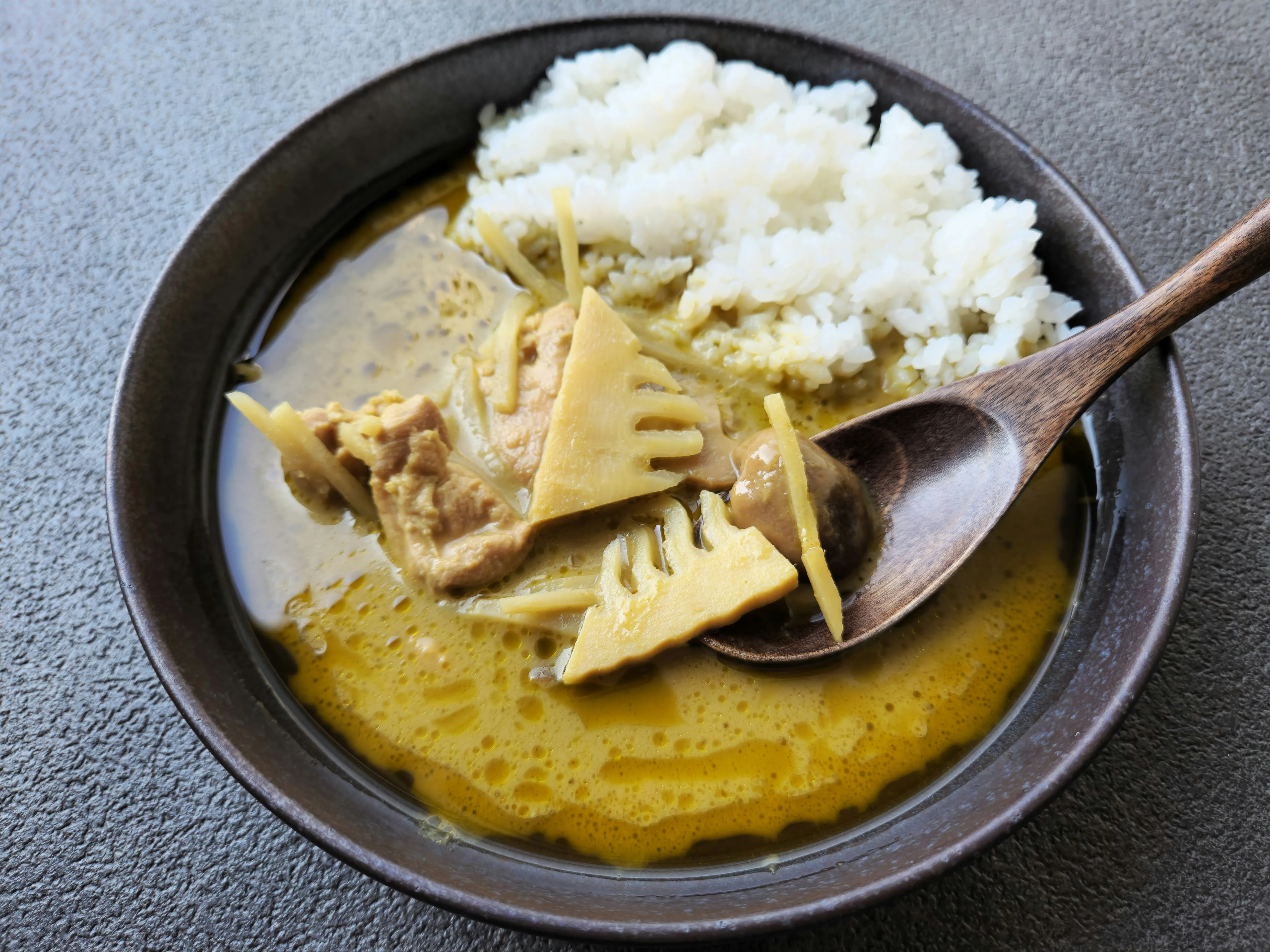 無印グリーンカレー盛り付け