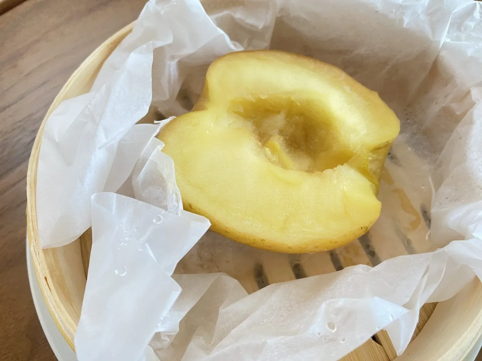 リンゴのせいろ蒸し