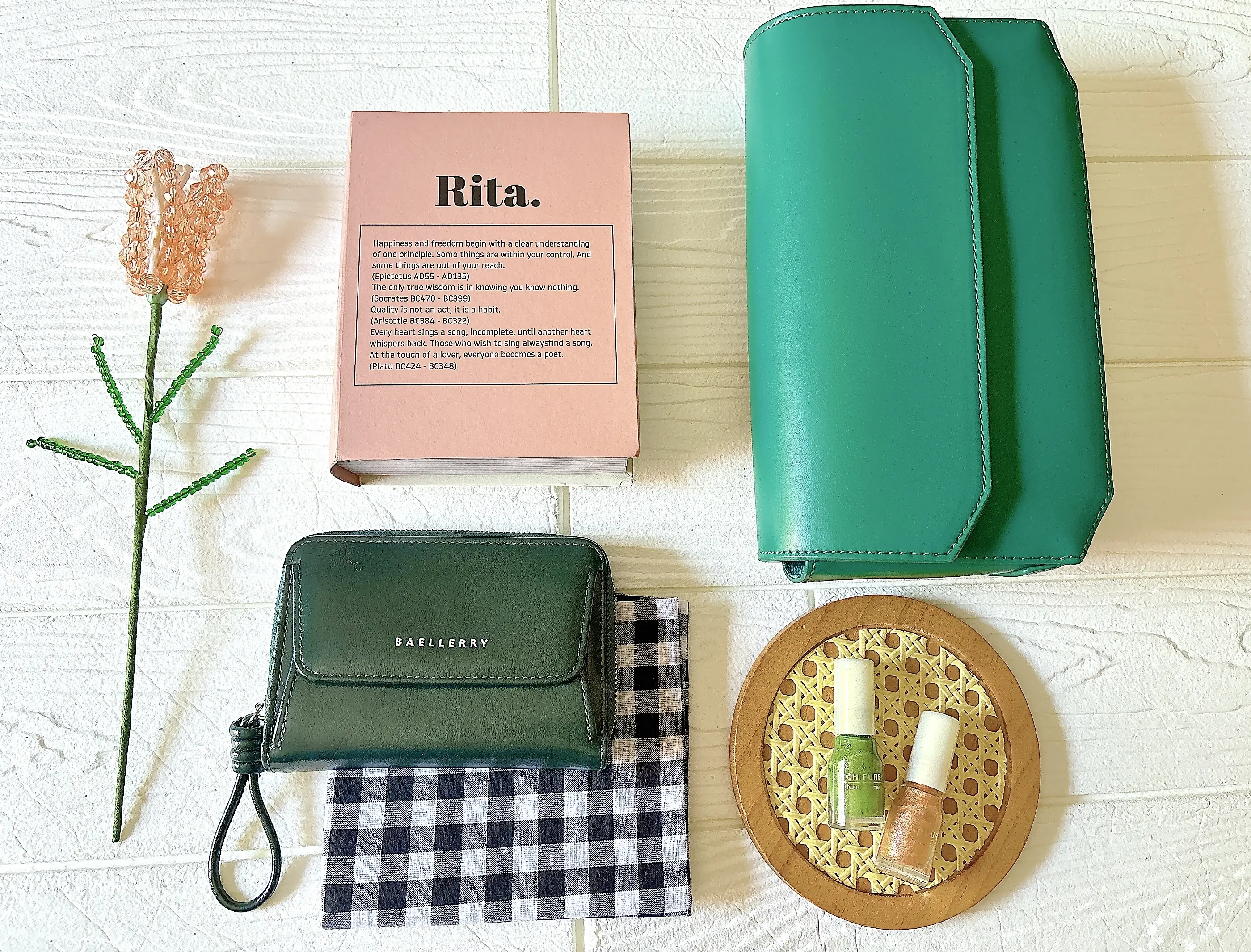 推し色インテリアグリーンコーデ例