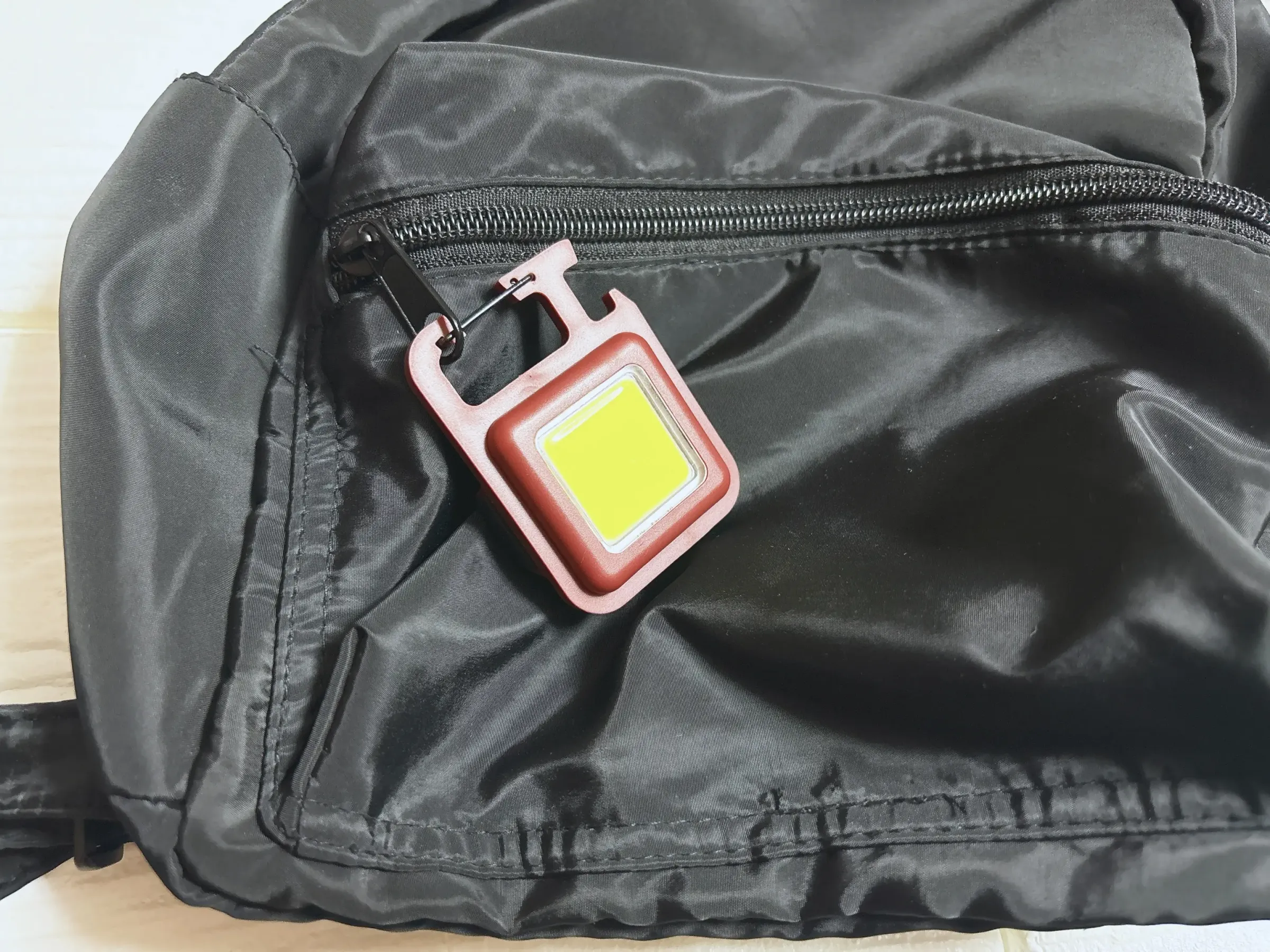 ダイソー充電式COBライト