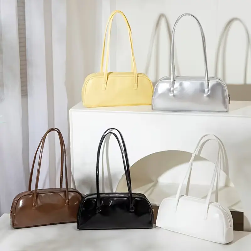 シンプルバゲットバッグロングストラップショルダー付き