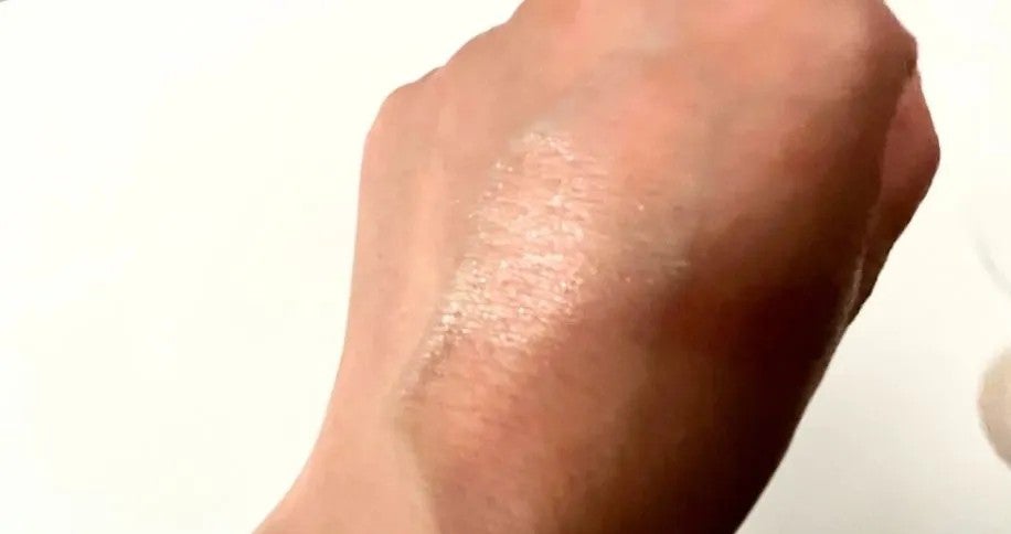 シャインハイライターバームを使っている画像