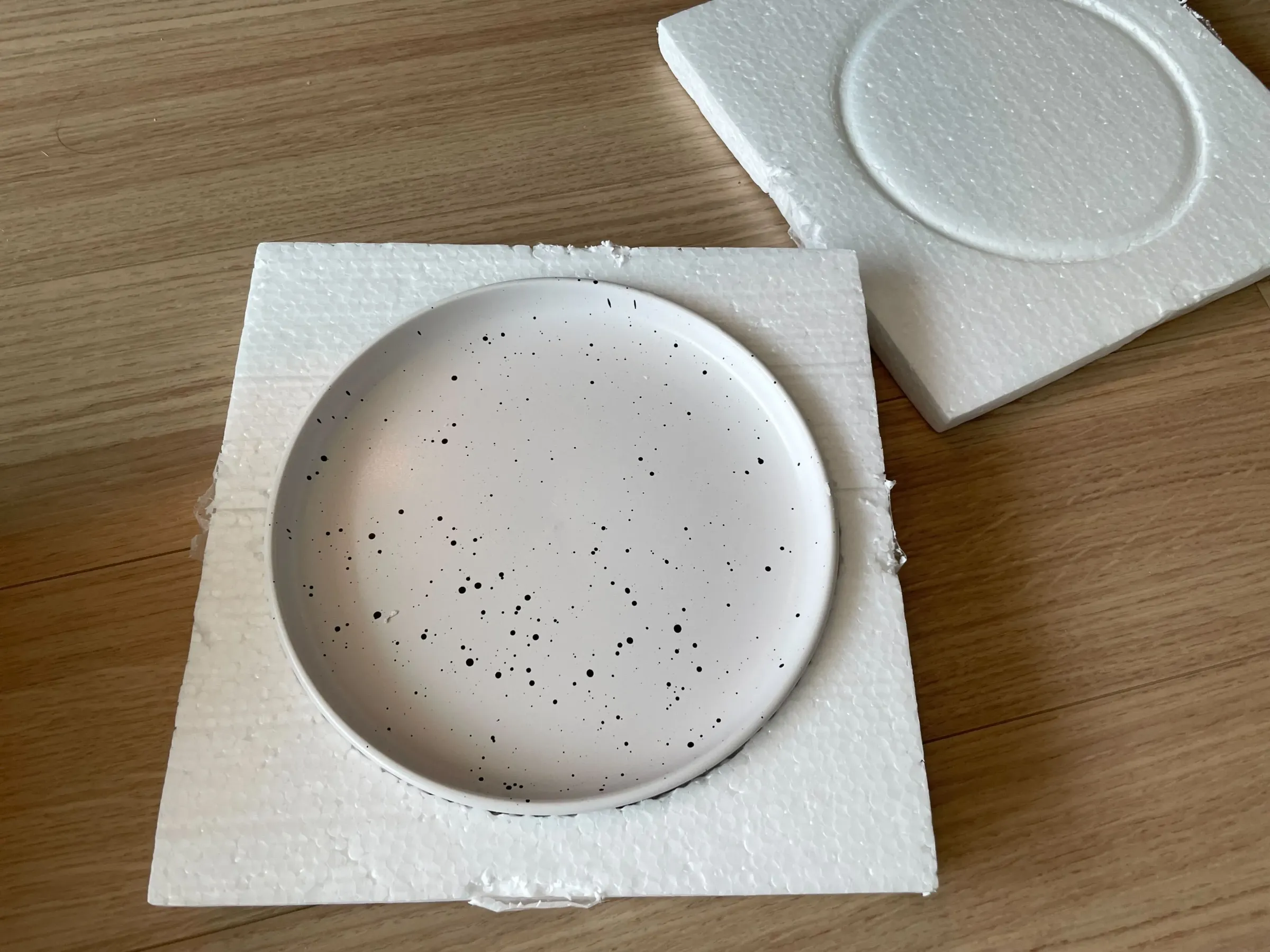 Temuで購入した食器