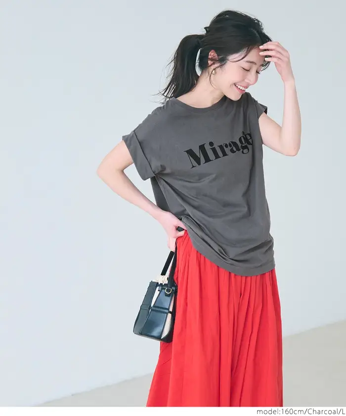 フレンチスリーブロゴプリントTシャツ