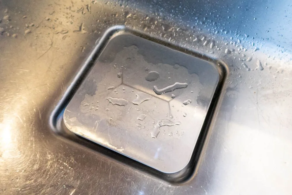 ゴミ受けと排水口の掃除方法