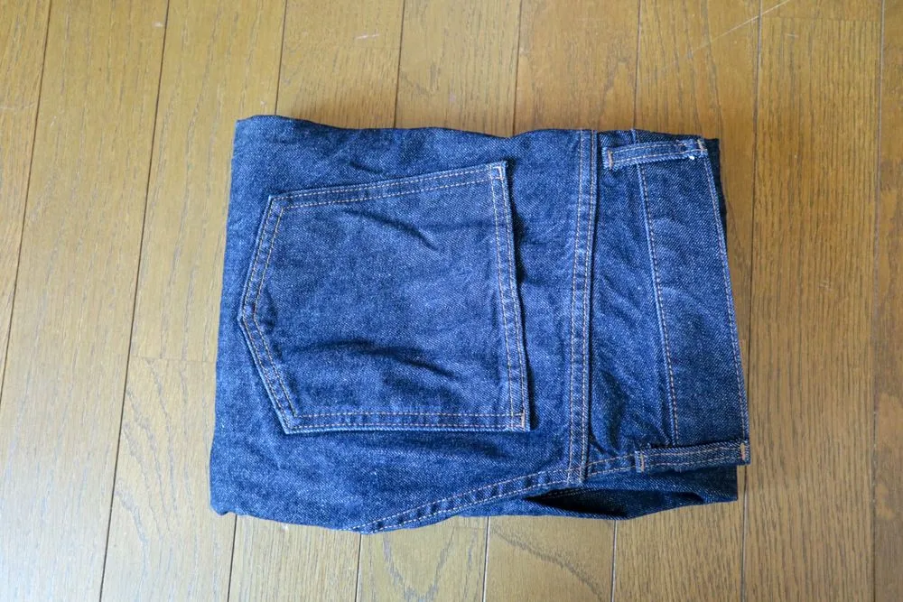 デニムやパンツの畳み方