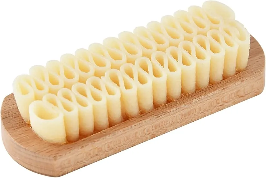 サフィール スエード 手入れ 生ゴムで 汚れ をしっかり吸着 クレープブラシ