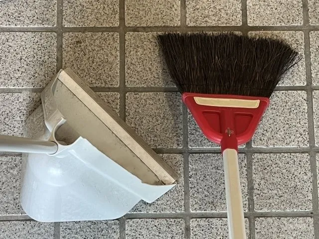 厨房の床掃除