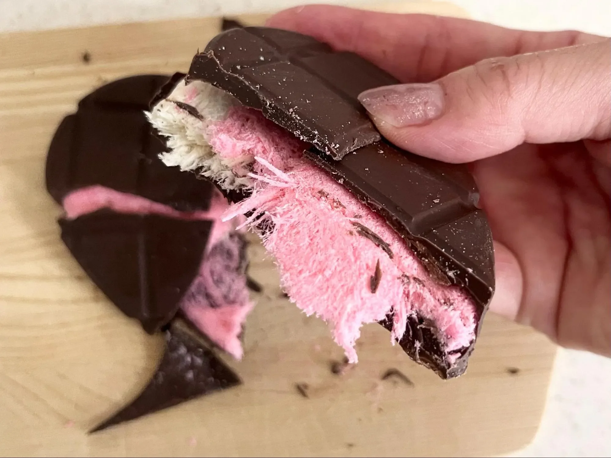 Angel Fluffy Chocolate クラシックの断面図