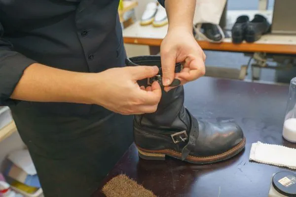 ワークブーツ洗い方/shoeshine Chum’s Bar