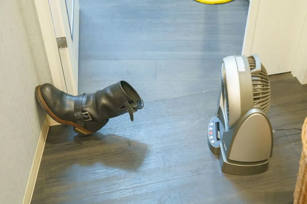 ワークブーツ洗い方/shoeshine Chum’s Bar/乾かす