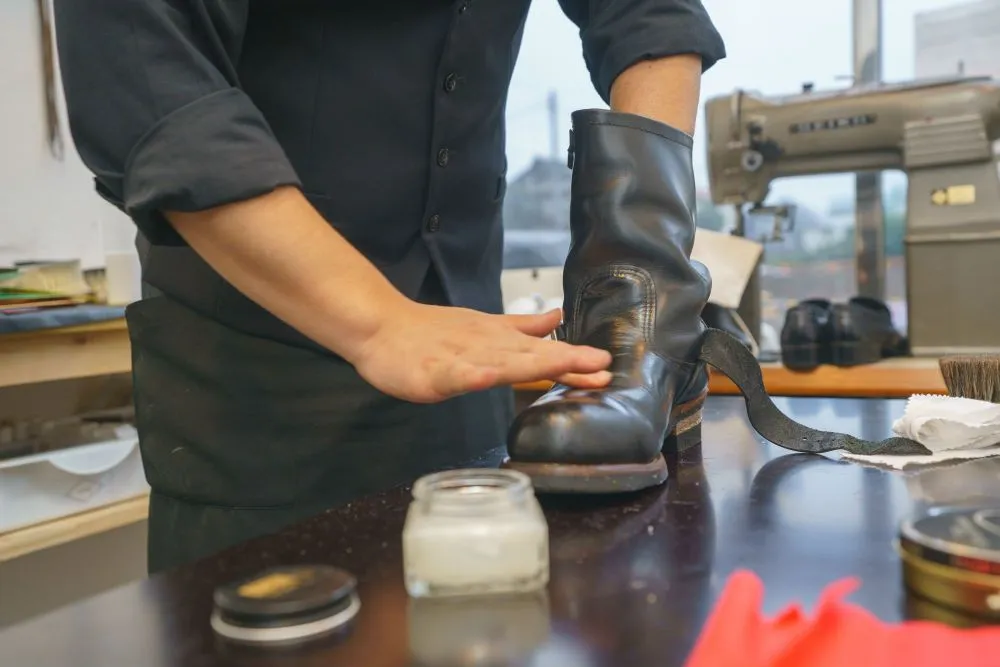 ワークブーツ洗い方/shoeshine Chum’s Bar/仕上げ/オイル