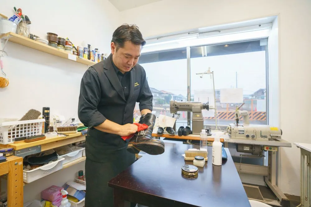 ワークブーツ洗い方/shoeshine Chum’s Bar/仕上げ/乾拭き