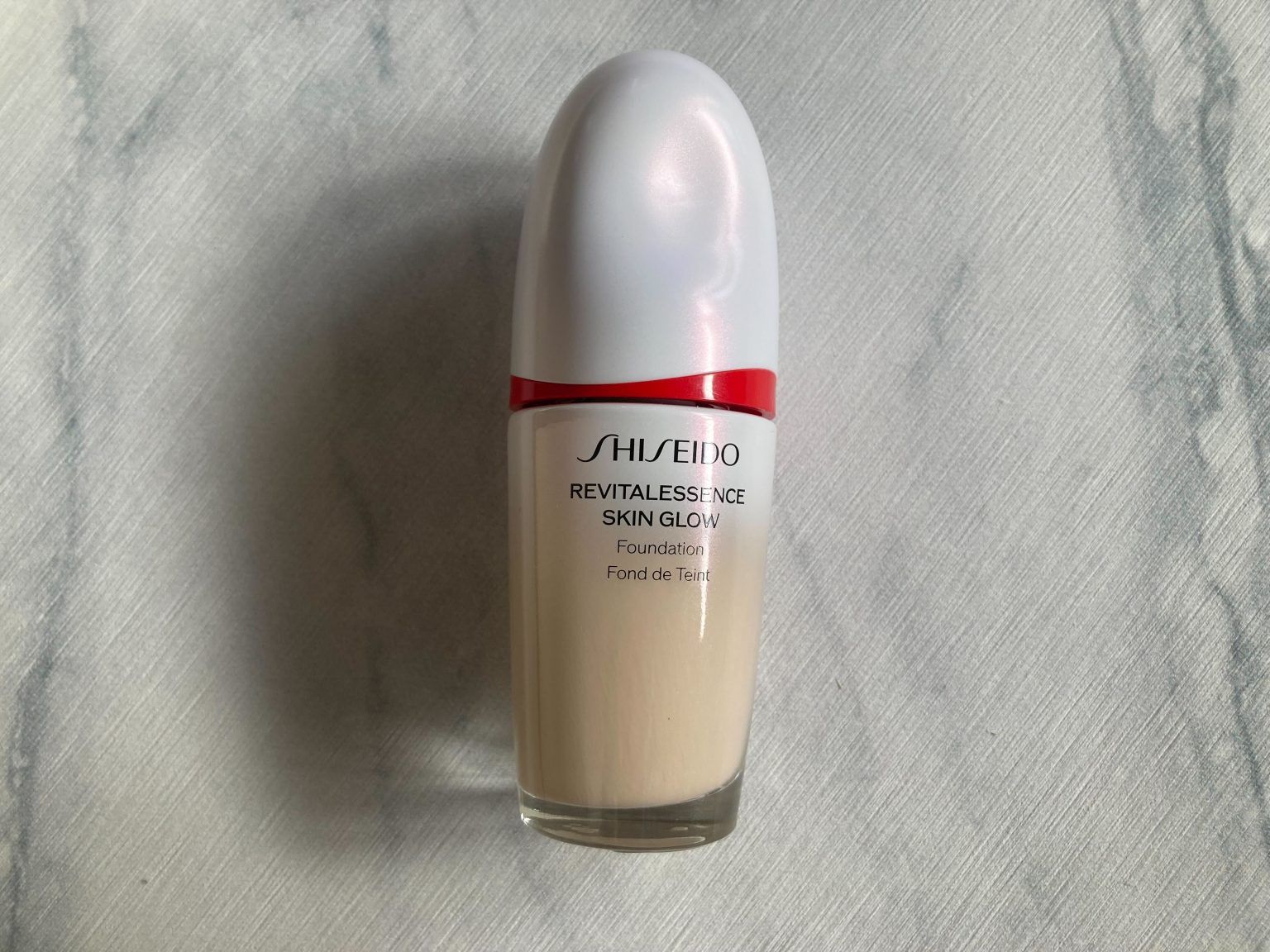 SHISEIDO メーキャップ エッセンス スキングロウ ファンデーション 220 Linen