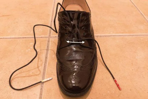 革靴/結び方/シングル/手順