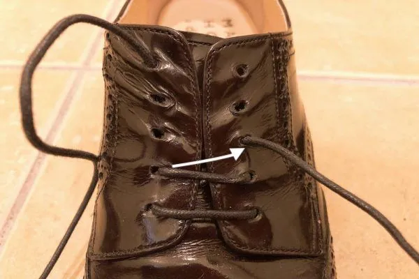 革靴/結び方/シングル/手順
