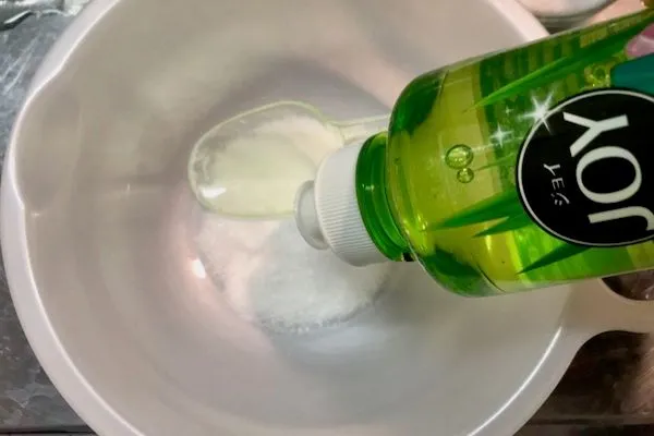 クレンザーを作る容器/スプーン/重曹/中性洗剤/クエン酸/水