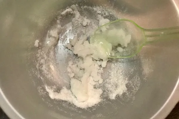 クレンザーを作る容器/スプーン/重曹/中性洗剤/クエン酸/水